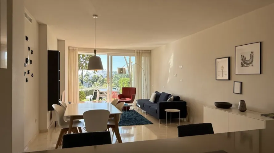 2 bedrooms apartment for sale , Estepona, Spain No. 609 № 5