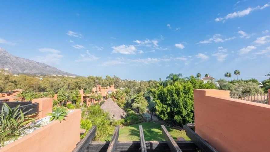 3 bedrooms apartment for sale , Nueva Andalucia, Spain No. 361 № 20