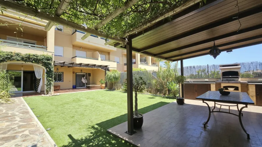 2 bedrooms apartment for sale , Estepona, Spain No. 781 № 1