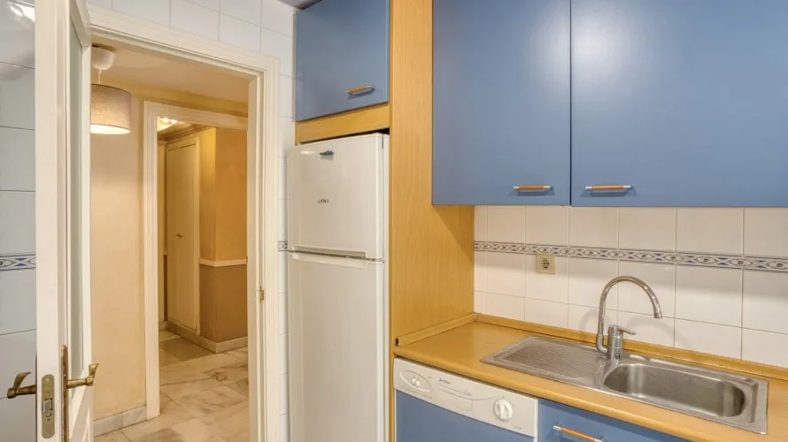 3 bedrooms apartment for sale , Marbella, Spain No. 699 № 3