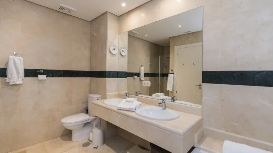 3 bedrooms apartment for sale , Estepona, Spain No. 650 № 5