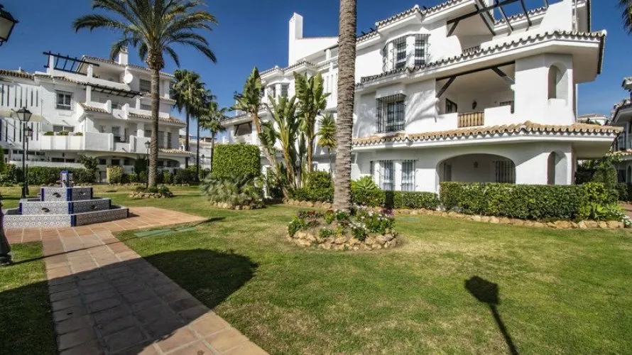 3 bedrooms apartment for sale , Nueva Andalucia, Spain No. 592 № 28