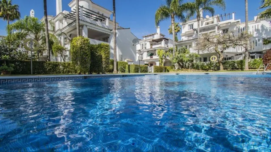 3 bedrooms apartment for sale , Nueva Andalucia, Spain No. 592 № 4