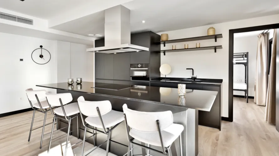 4 bedrooms apartment for sale , Mijas Costa, Spain No. 353 № 7