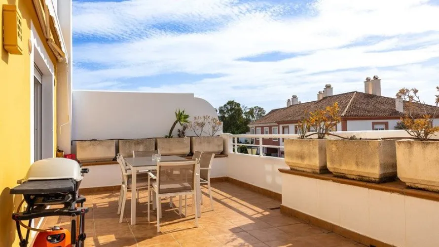 2 bedrooms apartment for sale , Estepona, Spain No. 415 № 8