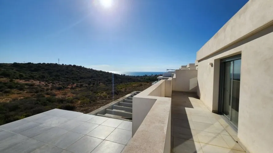 3 bedrooms duplex for sale , Estepona, Spain No. 434 № 5