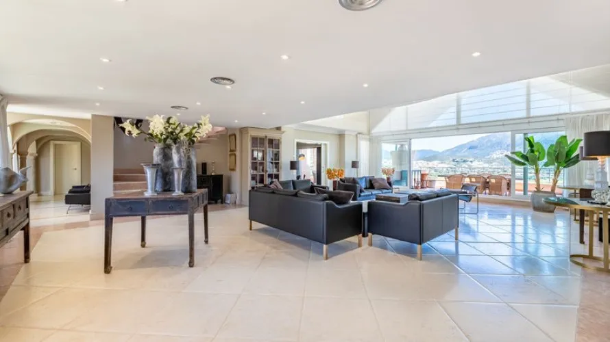 5 bedrooms penthouse for sale , Nueva Andalucia, Spain No. 271 № 12