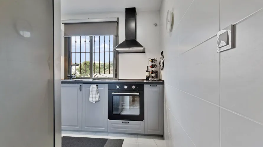 2 bedrooms apartment for sale , Fuengirola, Spain No. 692 № 6