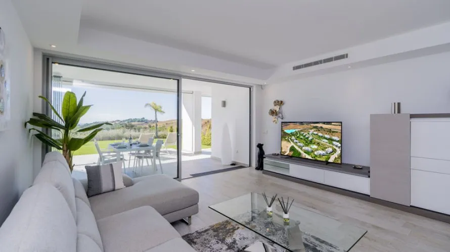 2 bedrooms apartment for sale , Estepona, Spain No. 655 № 13