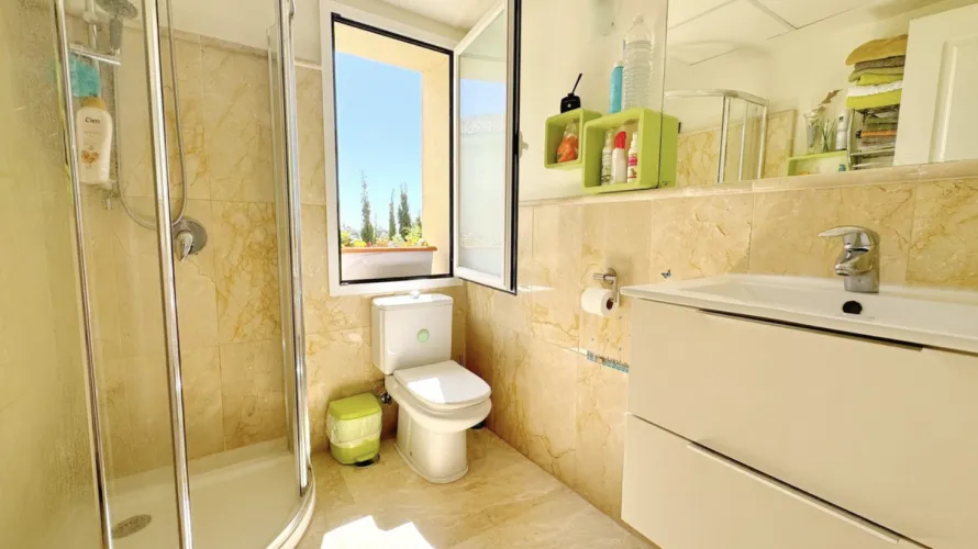 3 bedrooms apartment for sale , Estepona, Spain No. 491 № 11