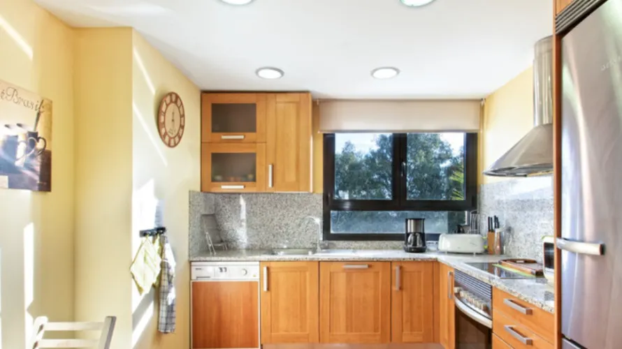 2 bedrooms apartment for sale , Estepona, Spain No. 694 № 17