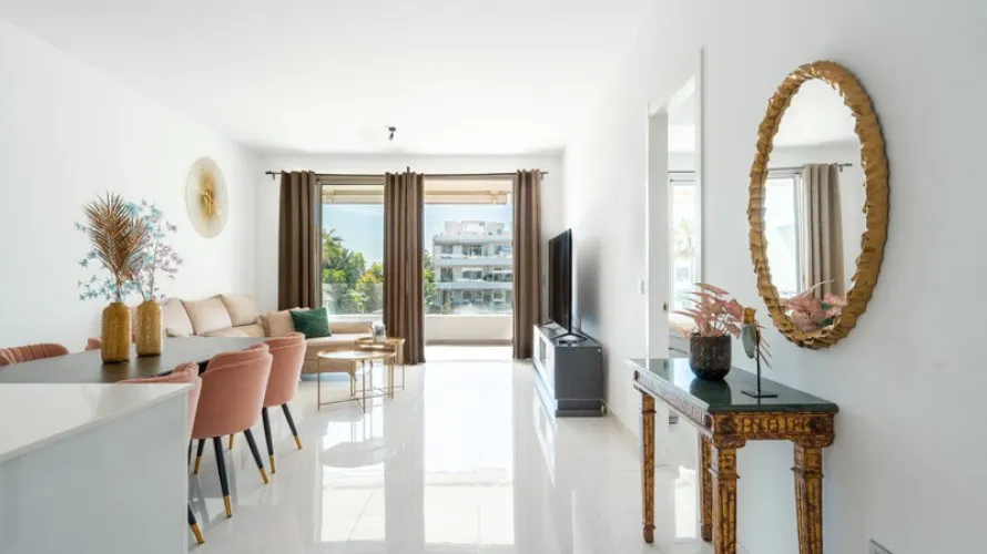 2 bedrooms apartment for sale , Estepona, Spain No. 648