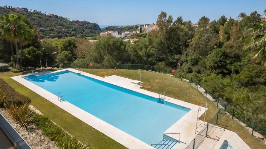 3 bedrooms penthouse for sale , Benahavis, Spain No. 675 № 3