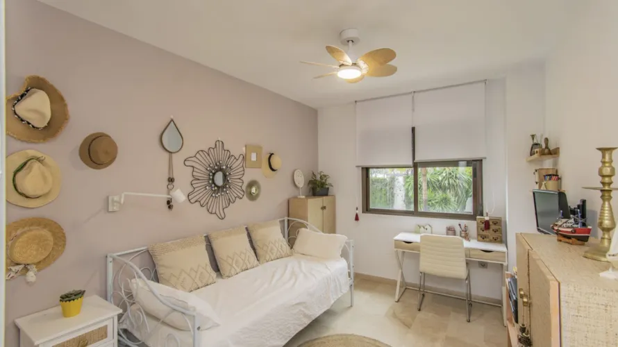 2 bedrooms apartment for sale , Estepona, Spain No. 693 № 3