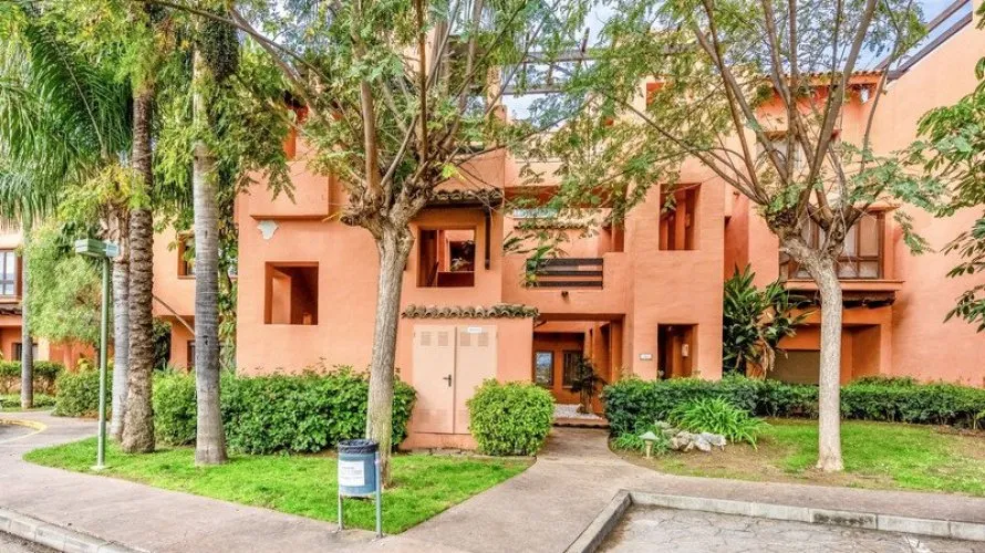 2 bedrooms apartment for sale , Estepona, Spain No. 338 № 7