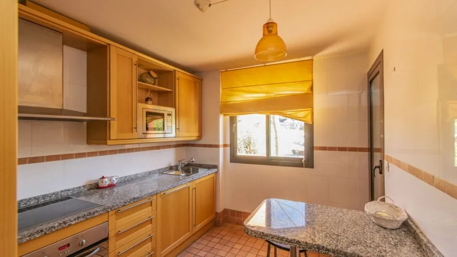 3 bedrooms apartment for sale , Estepona, Spain No. 664 № 8