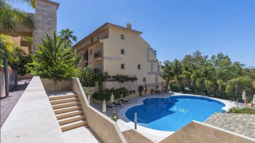 3 bedrooms apartment for sale , Estepona, Spain No. 650 № 9