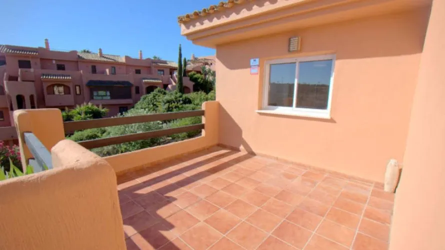 3 bedrooms apartment for sale , Casares, Spain No. 505 № 4