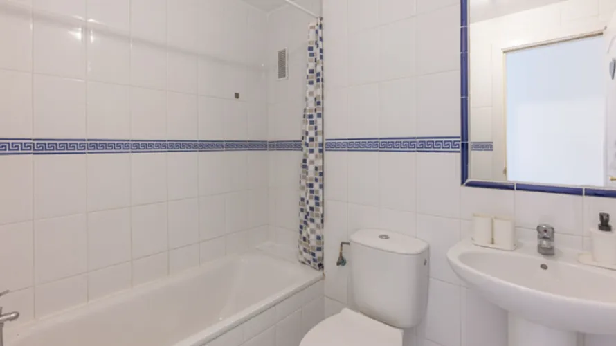 2 bedrooms apartment for sale , Fuengirola, Spain No. 696 № 18