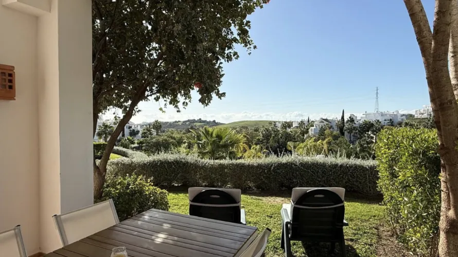 2 bedrooms apartment for sale , Estepona, Spain No. 609