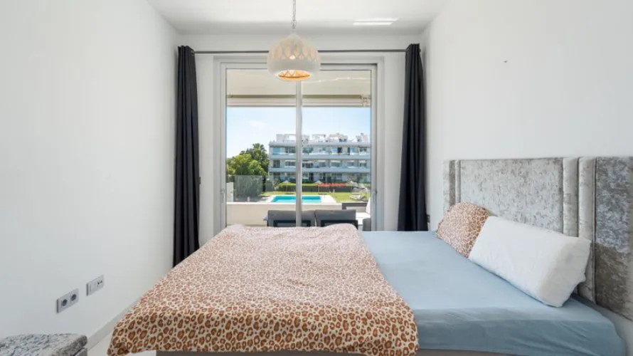 2 bedrooms apartment for sale , Estepona, Spain No. 648 № 4