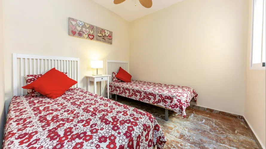 2 bedrooms apartment for sale , Fuengirola, Spain No. 461 № 13