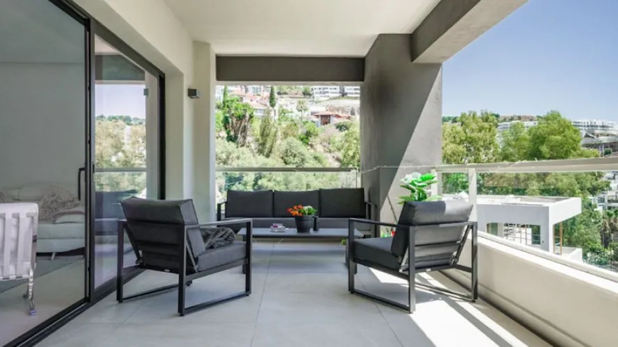 3 bedrooms apartment for sale , La Quinta, Spain No. 305 № 12