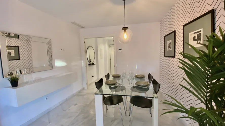 2 bedrooms apartment for sale , Estepona, Spain No. 657 № 5