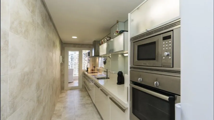 3 bedrooms apartment for sale , Estepona, Spain No. 650 № 2