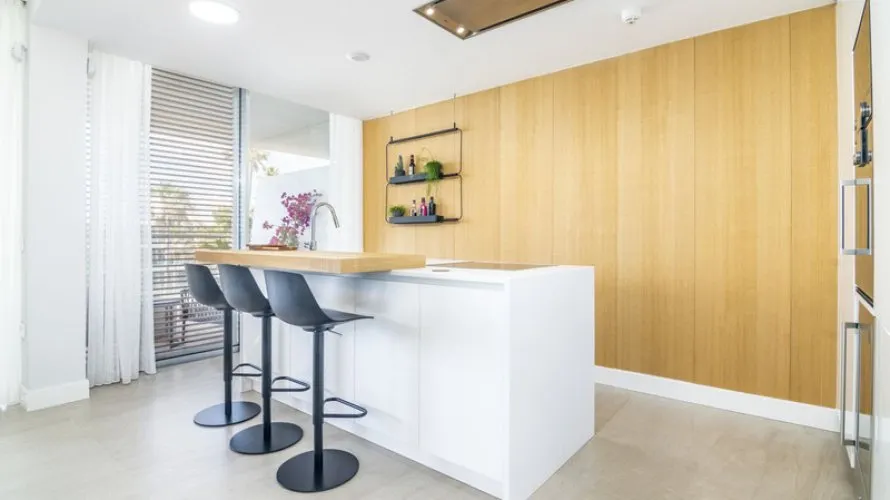 3 bedrooms apartment for sale , Estepona, Spain No. 390 № 6