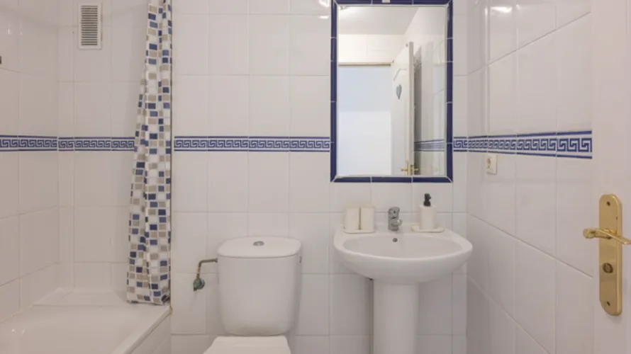 2 bedrooms apartment for sale , Fuengirola, Spain No. 696 № 24