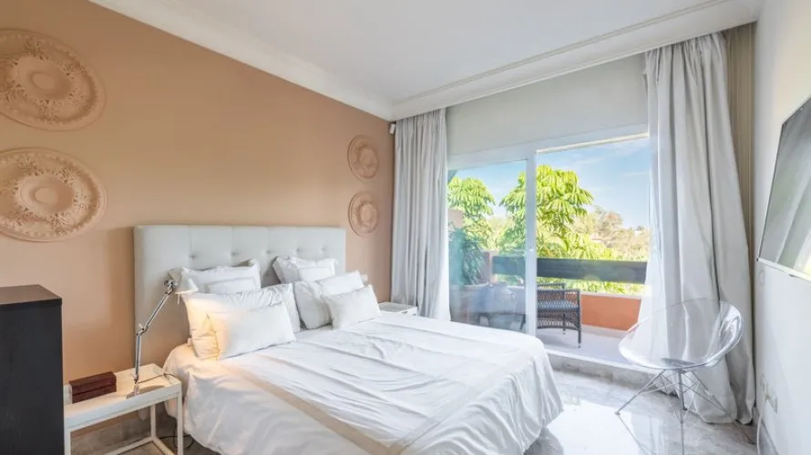 3 bedrooms apartment for sale , Nueva Andalucia, Spain No. 361 № 11