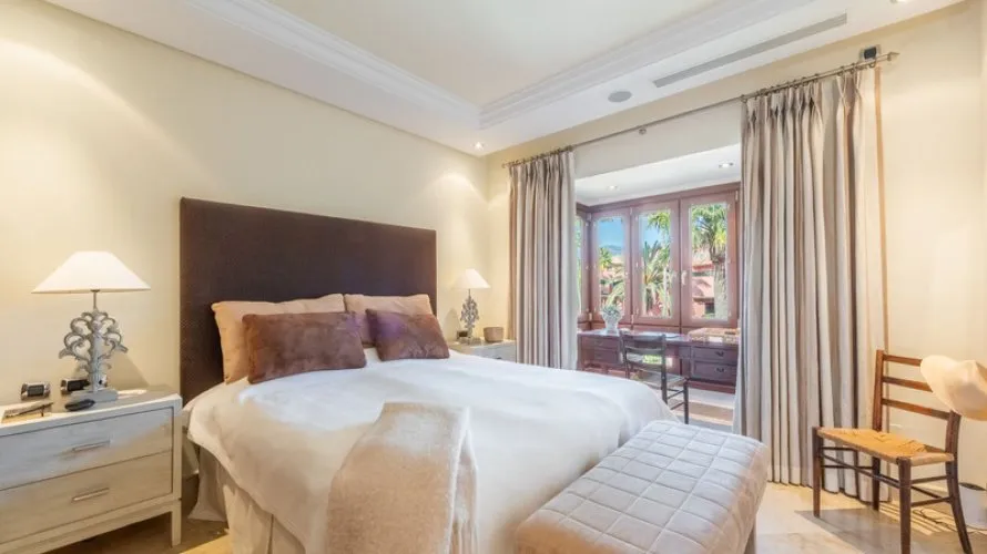 3 bedrooms duplex for sale , Estepona, Spain No. 244 № 25