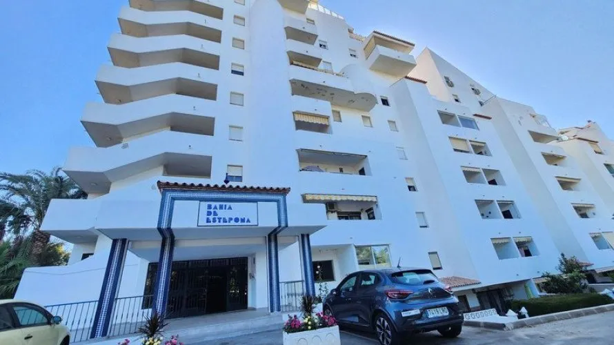 2 bedrooms apartment for sale , Estepona, Spain No. 444 № 3