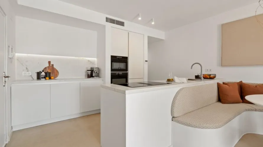 3 bedrooms apartment for sale , Nueva Andalucia, Spain No. 726 № 6