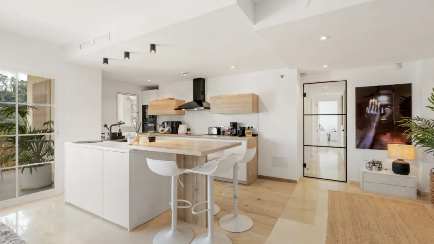 3 bedrooms apartment for sale , Benahavis, Spain No. 690 № 6