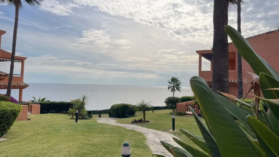 3 bedrooms apartment for sale , Estepona, Spain No. 283 № 16