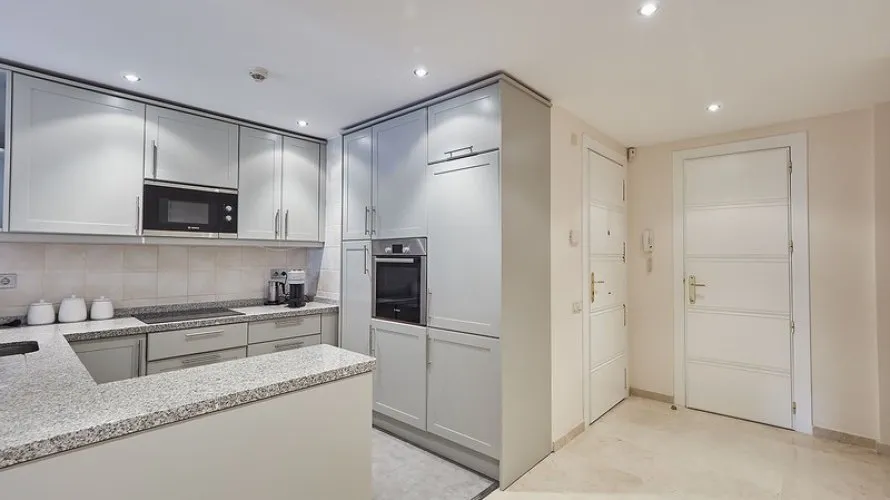 2 bedrooms apartment for sale , Marbella, Spain No. 716 № 9