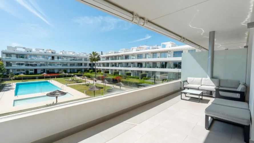 2 bedrooms apartment for sale , Estepona, Spain No. 648 № 8