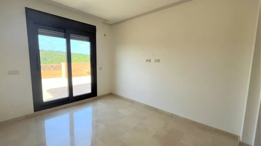 3 bedrooms penthouse for sale , Casares, Spain No. 553 № 11