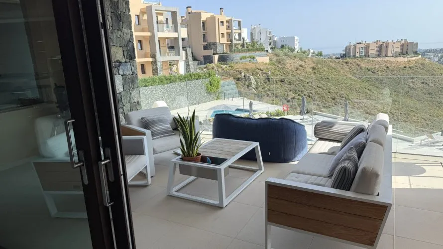 4 bedrooms apartment for sale , La Quinta, Spain No. 728 № 2