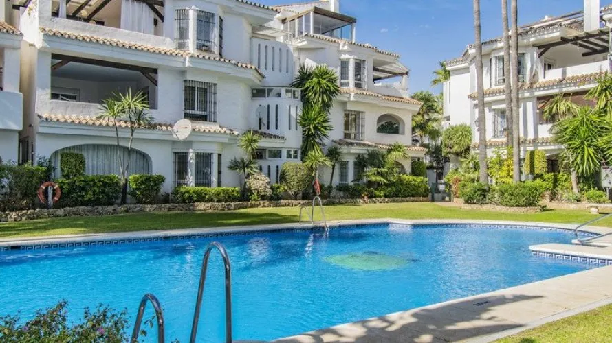 3 bedrooms apartment for sale , Nueva Andalucia, Spain No. 592 № 17