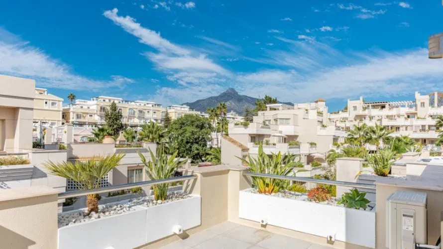 3 bedrooms penthouse for sale , Nueva Andalucia, Spain No. 262 № 17