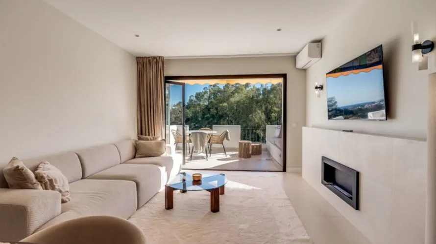 3 bedrooms apartment for sale , Benahavis, Spain No. 514 № 2