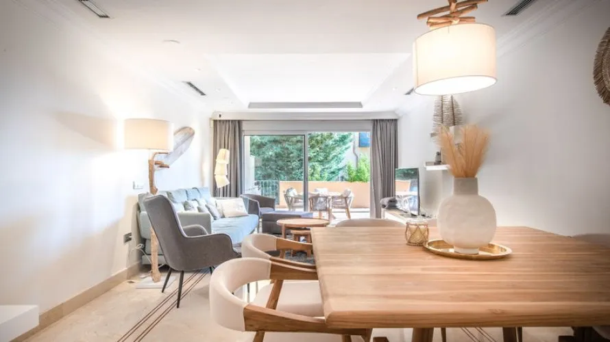 3 bedrooms apartment for sale , Nueva Andalucia, Spain No. 301 № 2