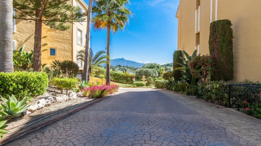 2 bedrooms apartment for sale , Estepona, Spain No. 400 № 12