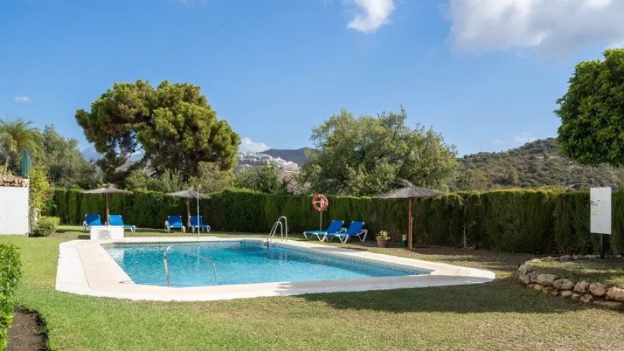 3 bedrooms apartment for sale , La Quinta, Spain No. 565 № 15