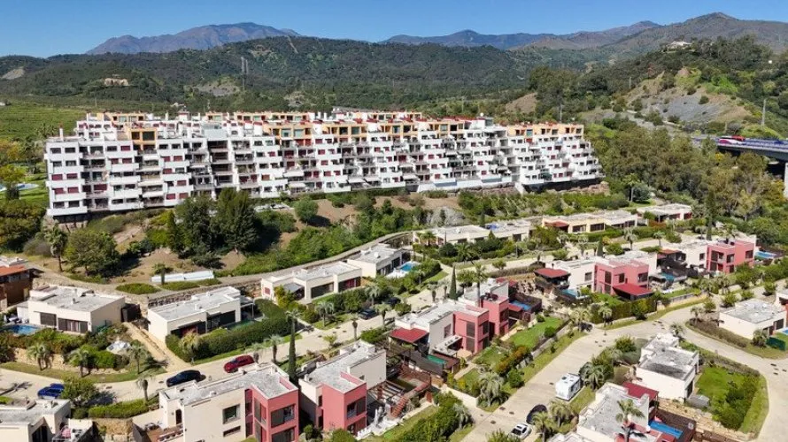 2 bedrooms duplex for sale , Benahavis, Spain No. 646 № 1