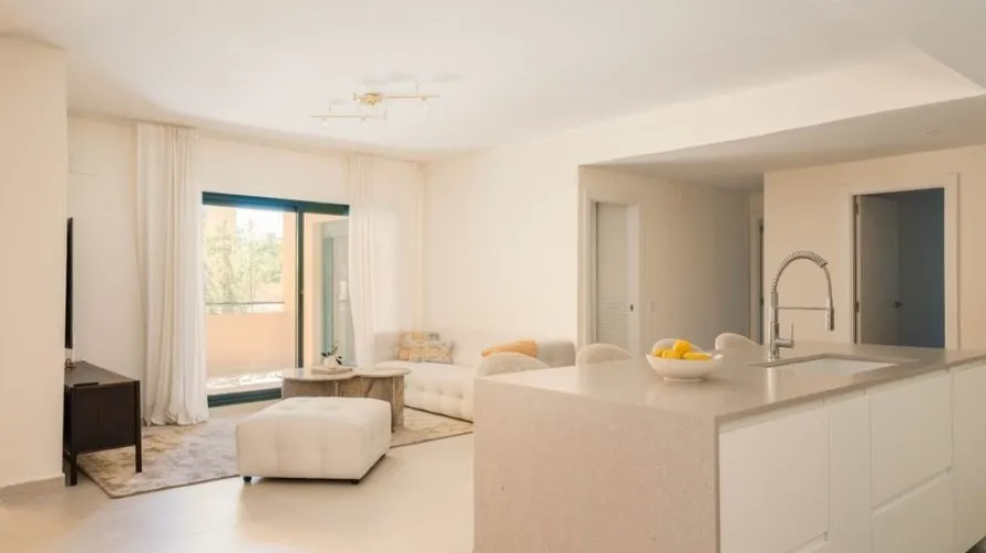 4 bedrooms apartment for sale , Cortes (San Pedro De Alcantara), Spain No. 723 № 2