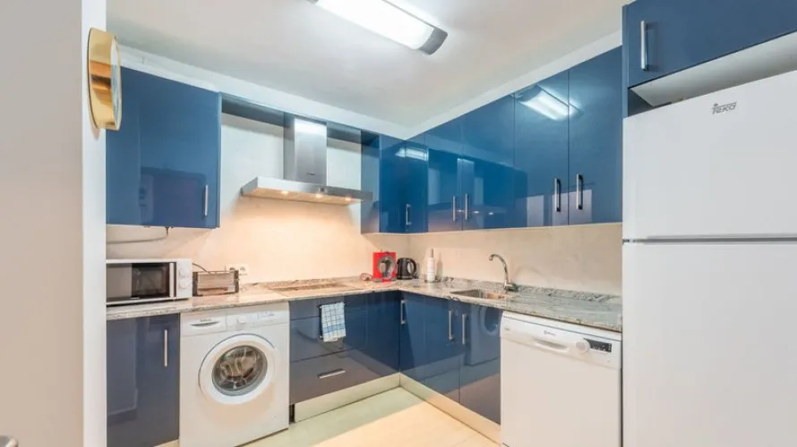 2 bedrooms apartment for sale , Estepona, Spain No. 545 № 5